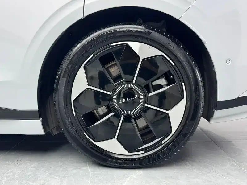 ZEEKR 007GT 2025 Long Range Rear-Wheel Drive Intelligent Driving Edition 100kWh — миниатюра 9