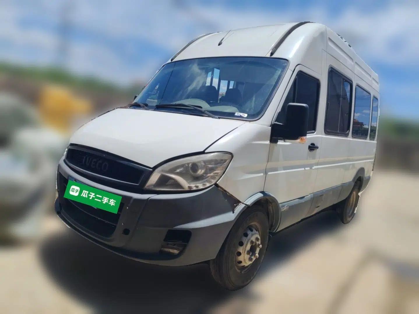 Iveco Power Daily 2017 3.0T Prestige A37 High-Roof 6-7 Seater F1CE34818 — миниатюра 1