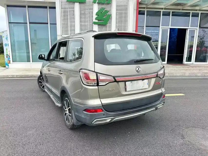 Fengxing SX6 2016 1.6L CVT Luxury Edition — миниатюра 3