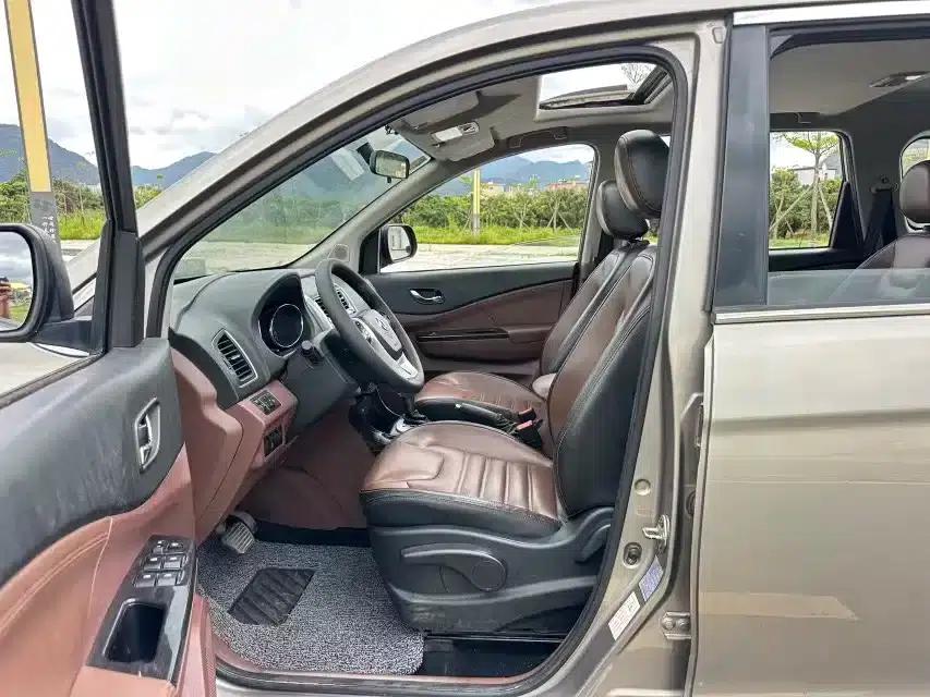 Fengxing SX6 2016 1.6L CVT Luxury Edition — миниатюра 23
