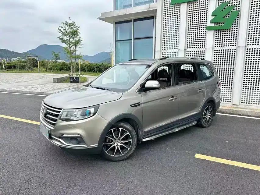Fengxing SX6 2016 1.6L CVT Luxury Edition — миниатюра 4