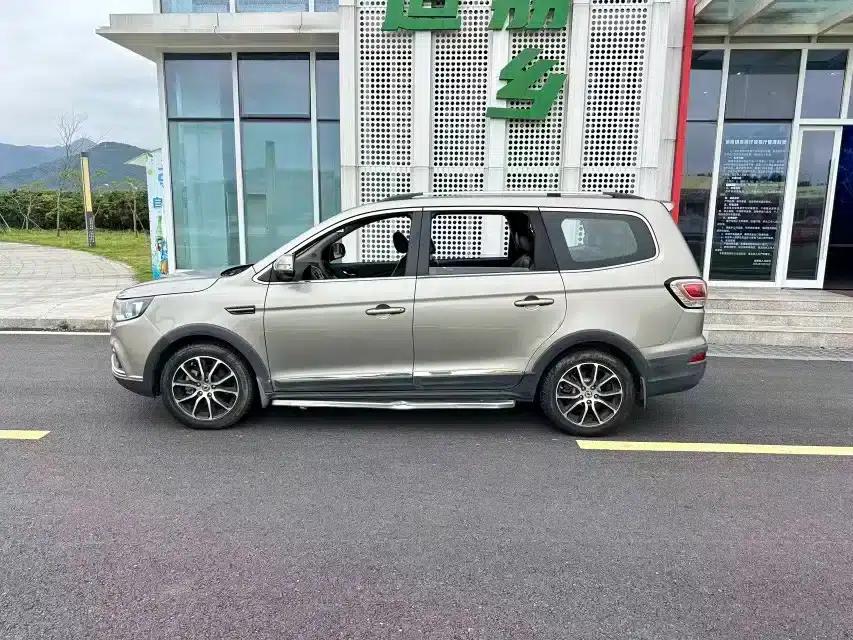 Fengxing SX6 2016 1.6L CVT Luxury Edition — миниатюра 5