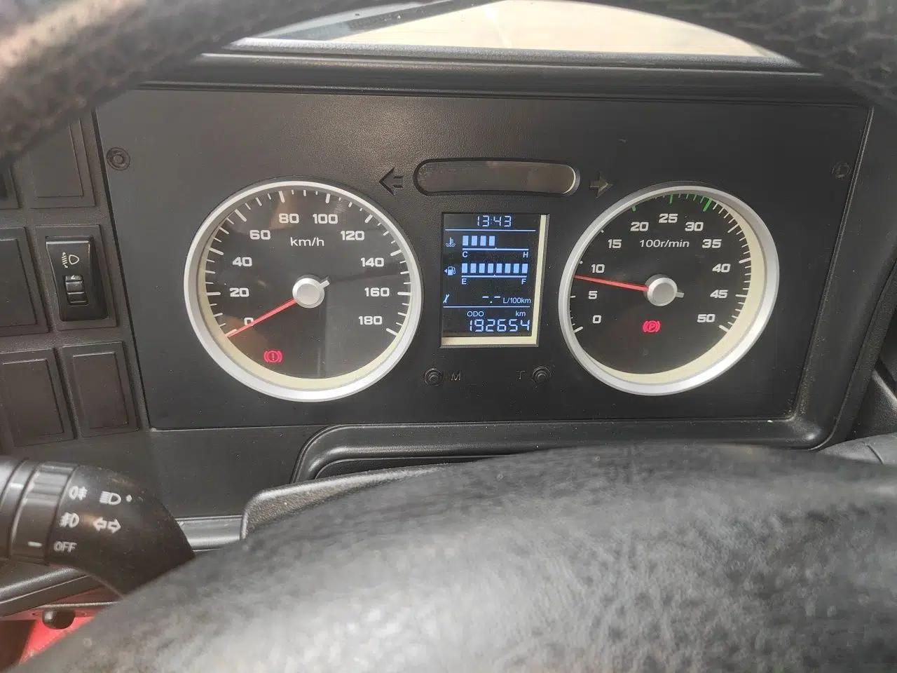 Iveco Daily 2017 2.5T A35 Passenger Van 5-7 Seats Model 47Z5 — миниатюра 11