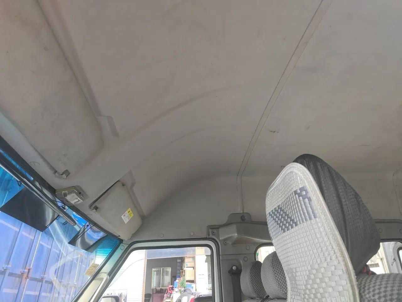 Iveco Daily 2017 2.5T A35 Passenger Van 5-7 Seats Model 47Z5 — миниатюра 18