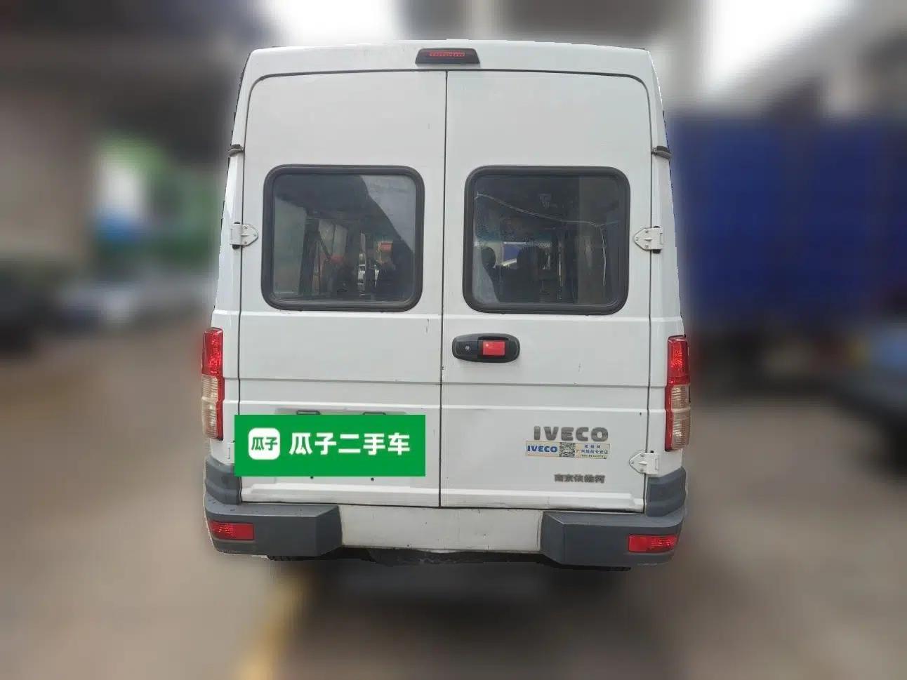 Iveco Daily 2017 2.5T A35 Passenger Van 5-7 Seats Model 47Z5 — миниатюра 5