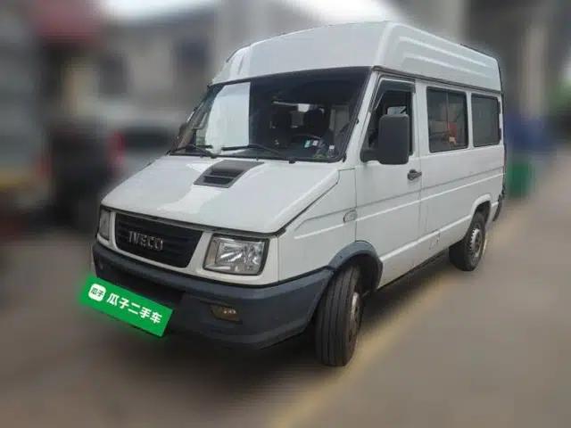 Iveco Daily 2017 2.5T A35 Passenger Van 5-7 Seats Model 47Z5