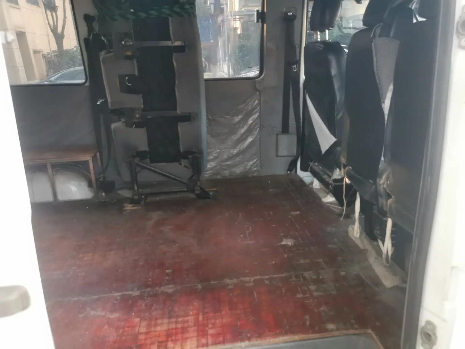 Iveco Daily 2021 2.5T A35 M1 Passenger Van 5-9 Seater Short Wheelbase Mid-Roof Design Single Tire Manual Doors — миниатюра 17