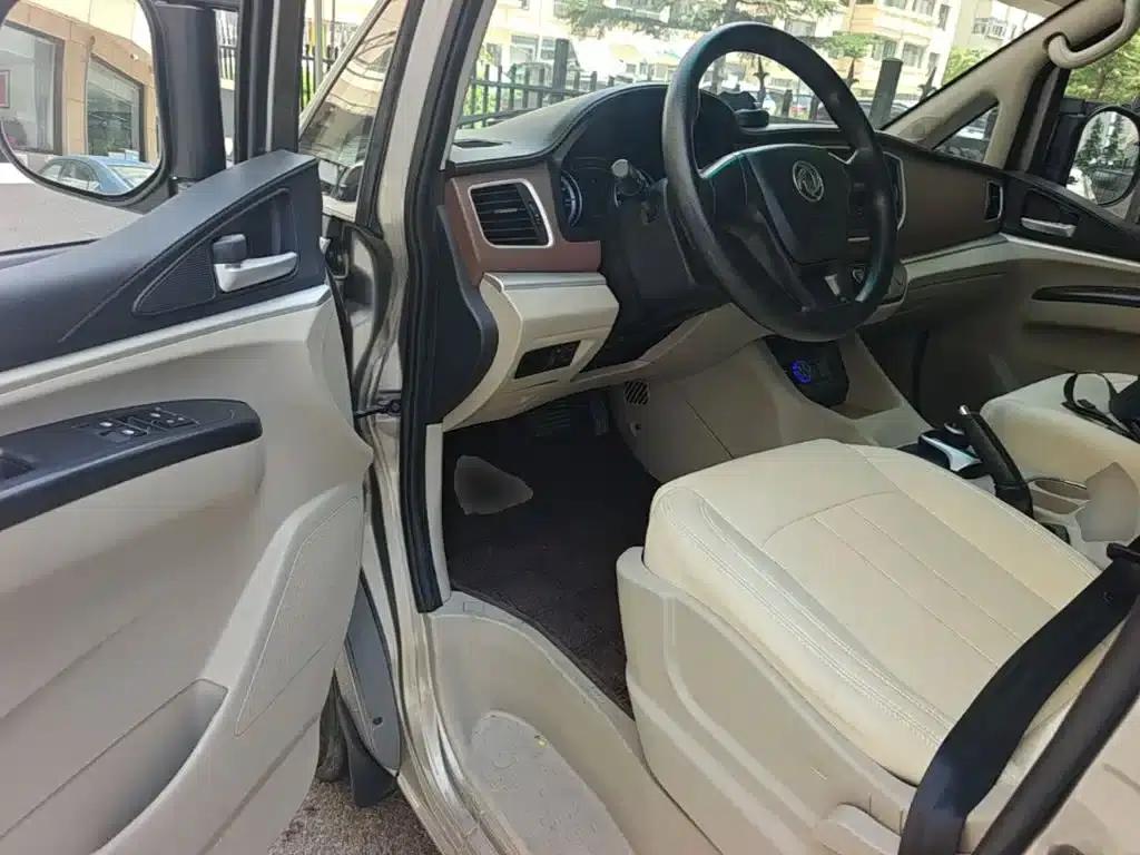 Lingzhi New Energy 2020 Comfort 7-seater — миниатюра 16