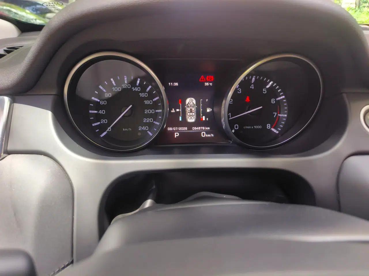 Land Rover Discovery Sport 2016 2.0T HSE — миниатюра 12