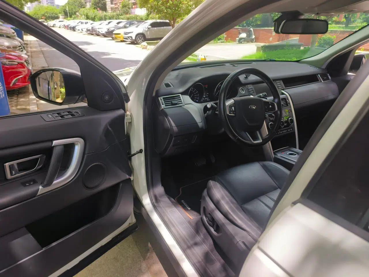 Land Rover Discovery Sport 2016 2.0T HSE — миниатюра 16