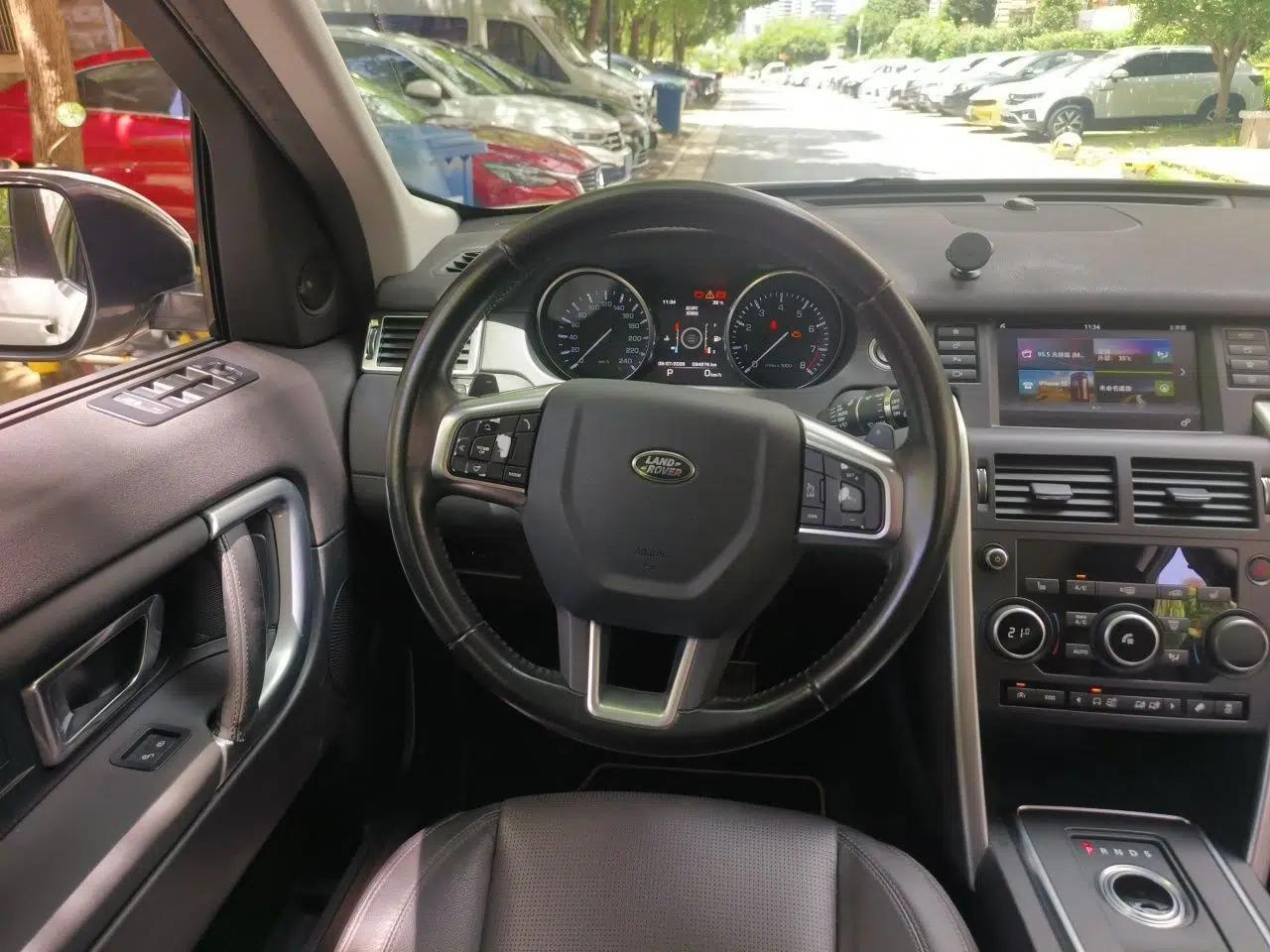 Land Rover Discovery Sport 2016 2.0T HSE — миниатюра 10