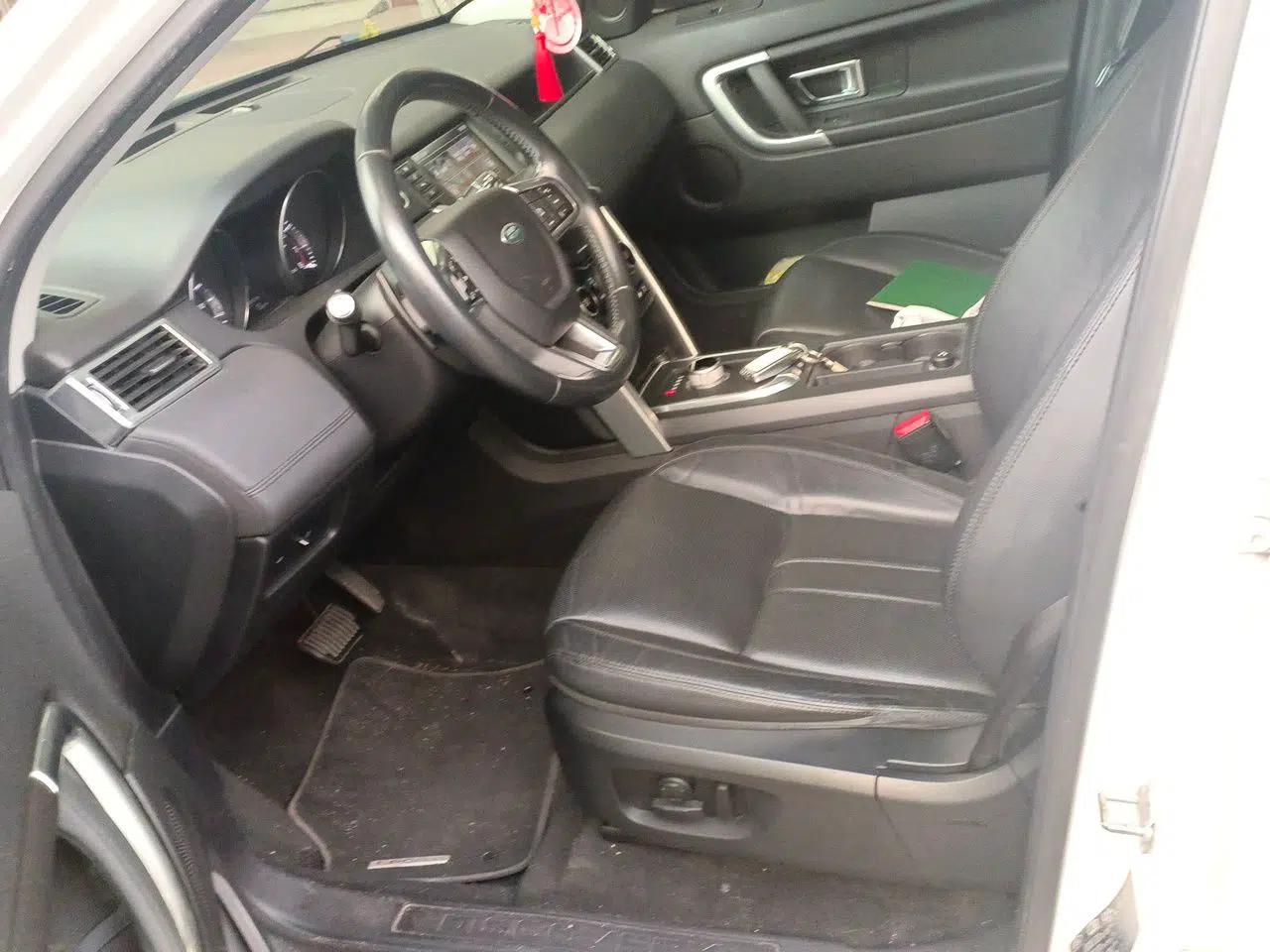 Land Rover Discovery Sport 2015 2.0T SE — миниатюра 15
