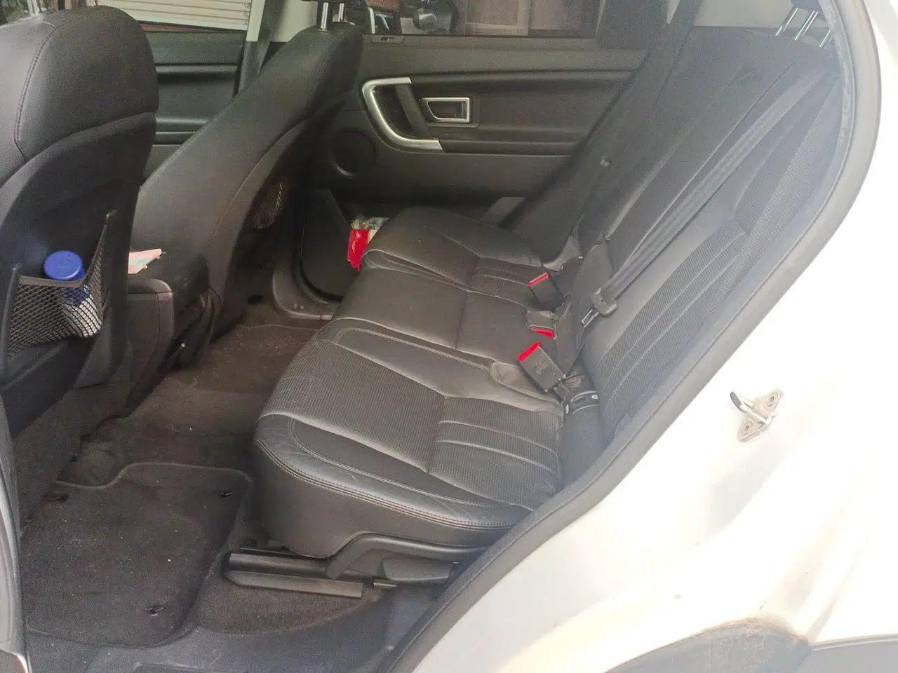 Land Rover Discovery Sport 2015 2.0T SE — миниатюра 17