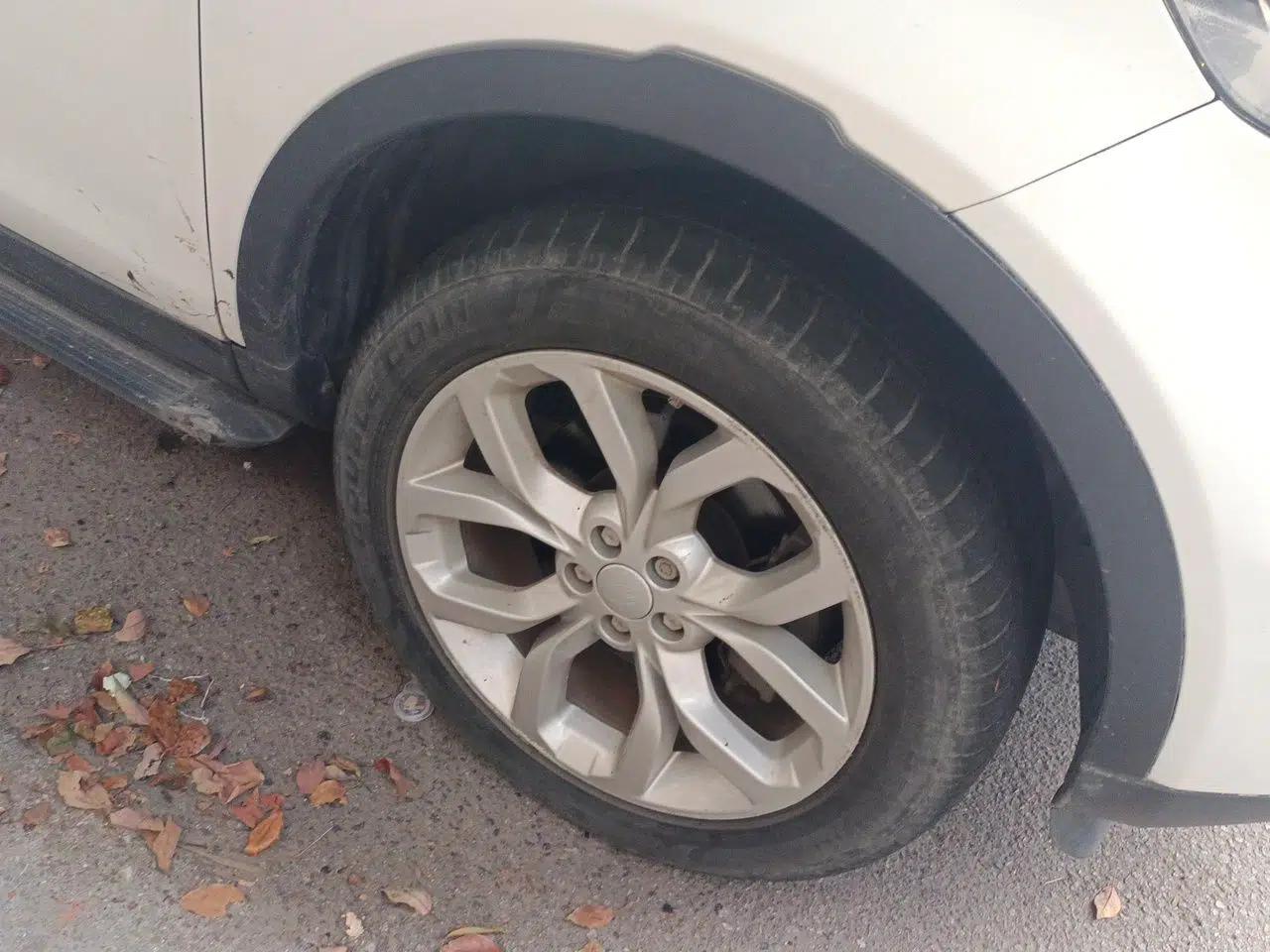 Land Rover Discovery Sport 2015 2.0T SE — миниатюра 8