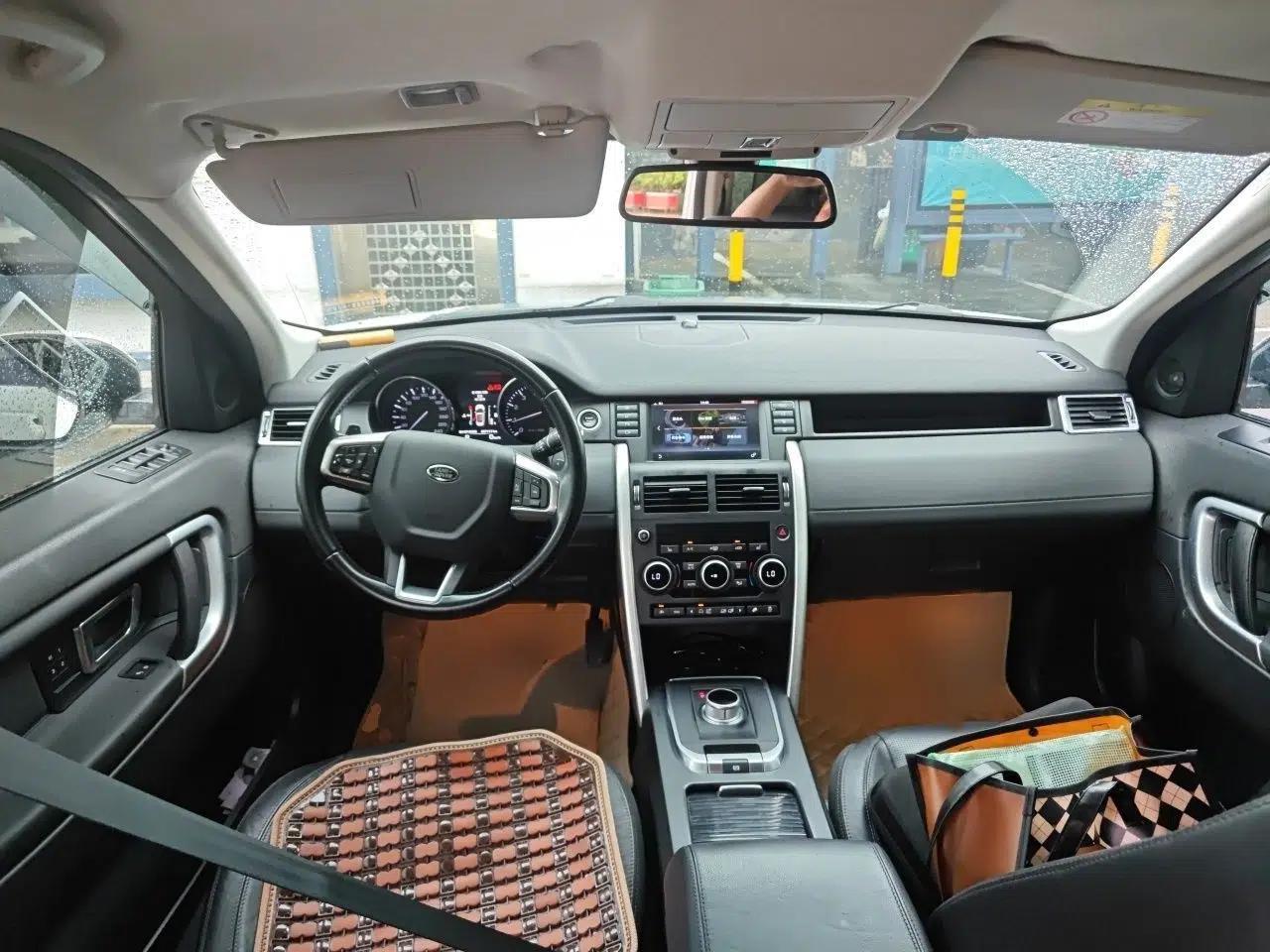 Land Rover Discovery Sport 2016 2.0T HSE — миниатюра 18