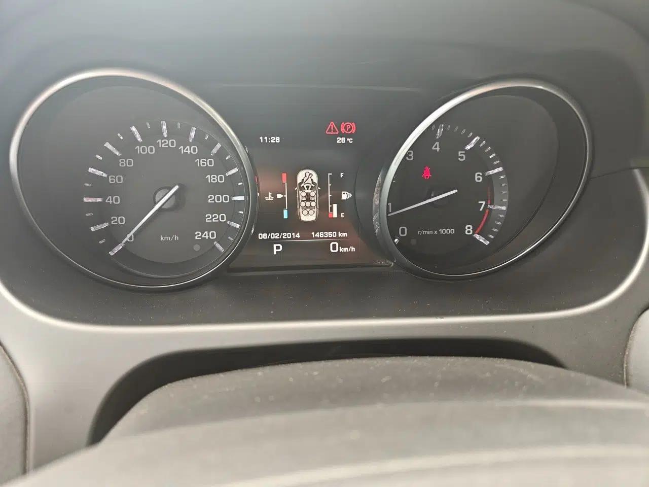 Land Rover Discovery Sport 2016 2.0T HSE — миниатюра 12