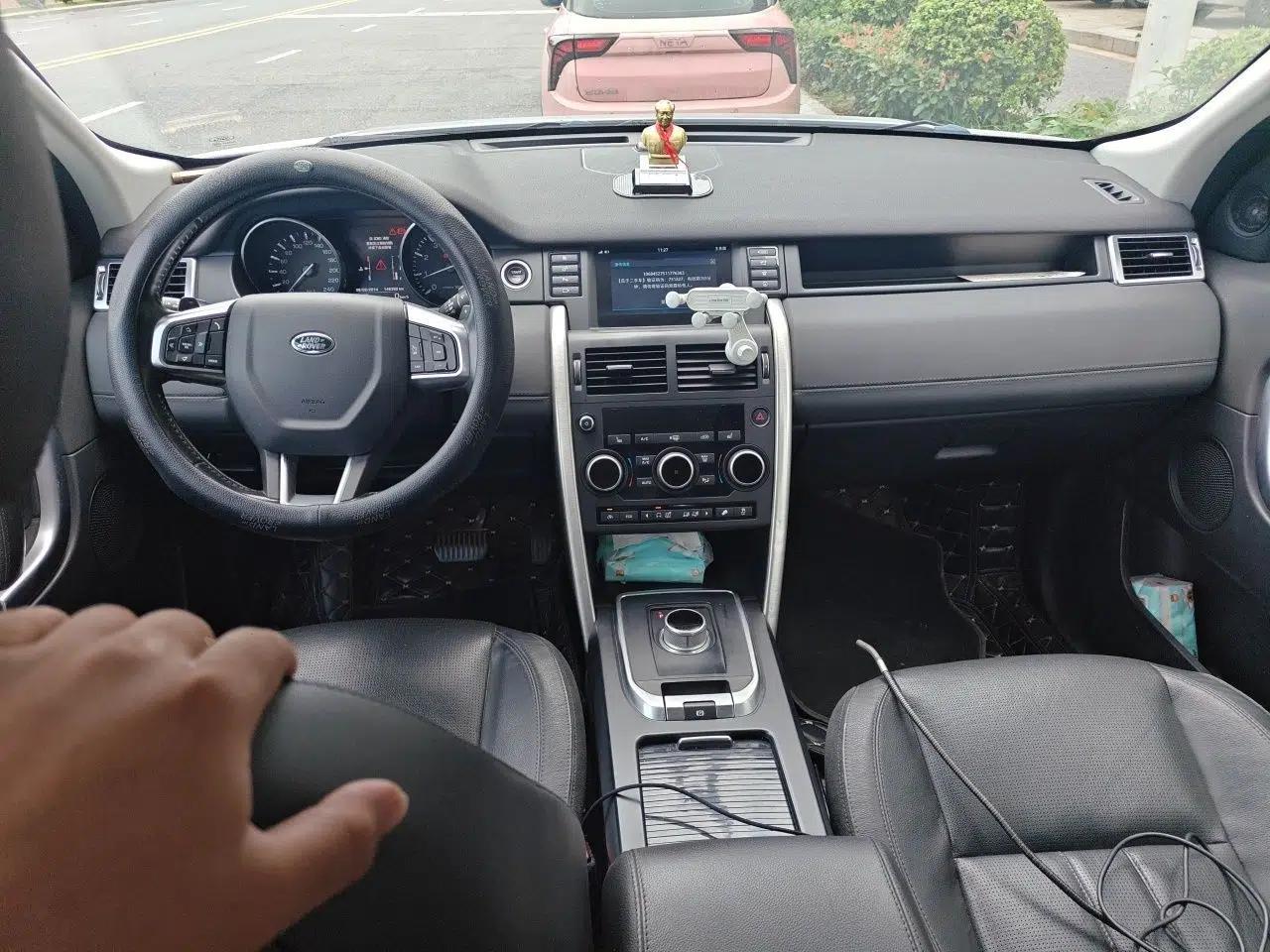 Land Rover Discovery Sport 2016 2.0T HSE — миниатюра 9