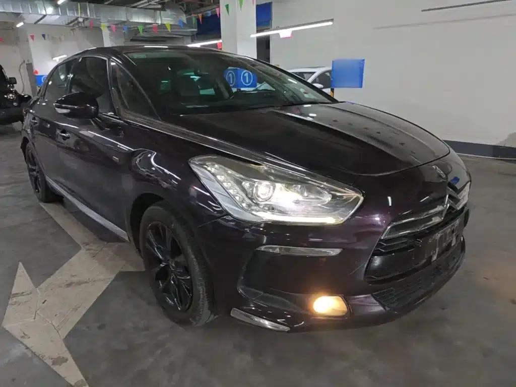 DS 5 2014 1.6T Luxury Edition THP160 — миниатюра 4