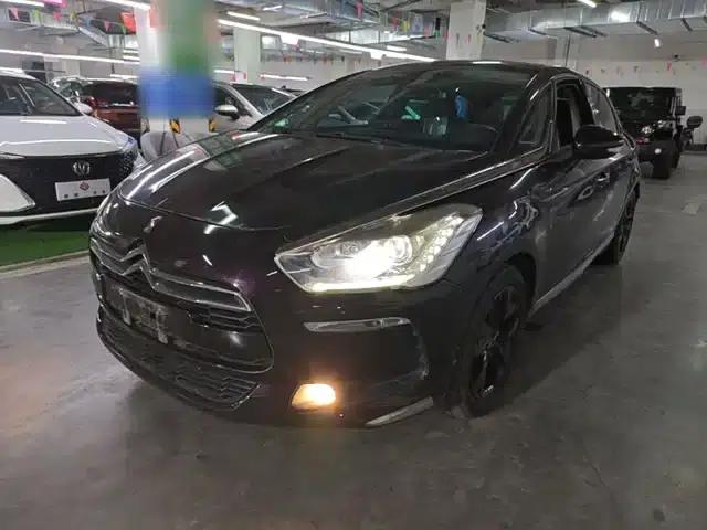 DS 5 2014 1.6T Luxury Edition THP160