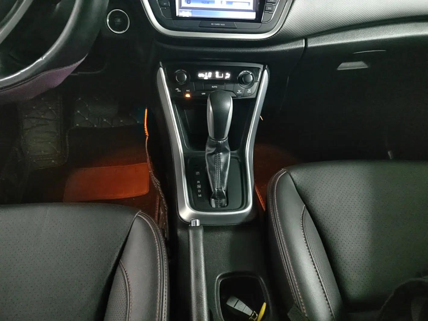 Suzuki S-Cross 2015 1.4T Automatic Two-Wheel Drive Prestige Model — миниатюра 16
