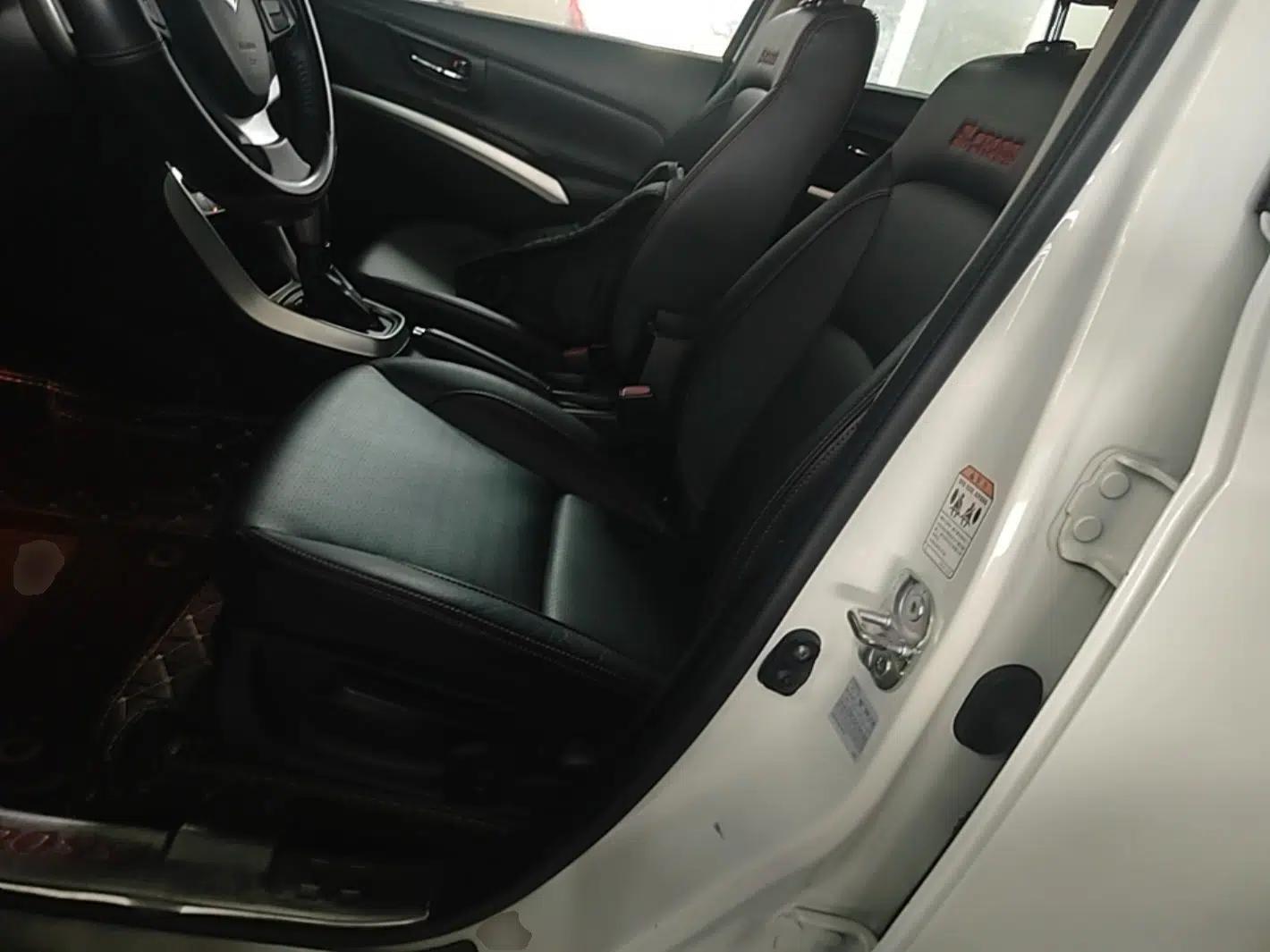 Suzuki S-Cross 2015 1.4T Automatic Two-Wheel Drive Prestige Model — миниатюра 17