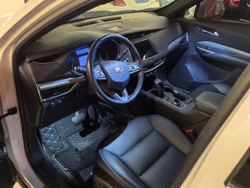 2018 Cadillac XT4 28T 2WD Luxury — миниатюра 11