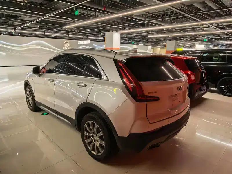 2018 Cadillac XT4 28T 2WD Luxury — миниатюра 4
