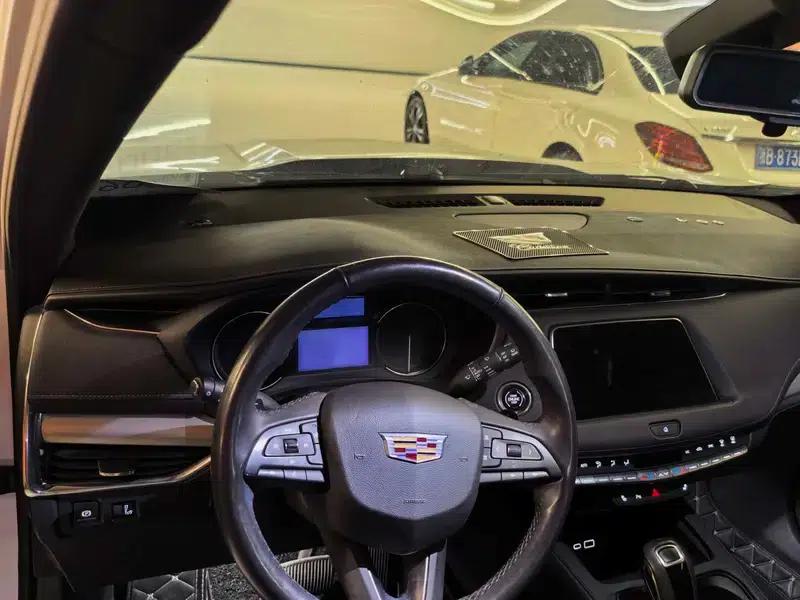 2018 Cadillac XT4 28T 2WD Luxury — миниатюра 7