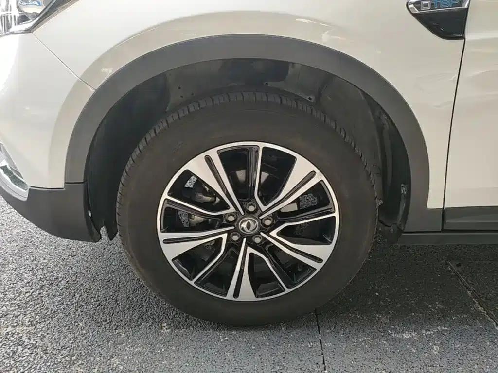 Dongfeng Fengshen AX7 2018 Classic 1.6T Automatic Deluxe Edition — миниатюра 23