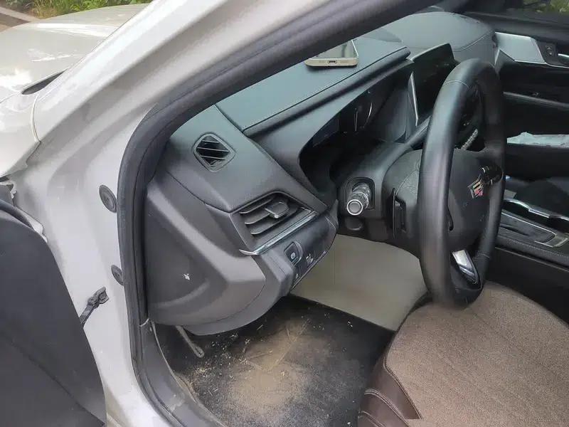 2023 Cadillac CT4 25T Luxury — миниатюра 13