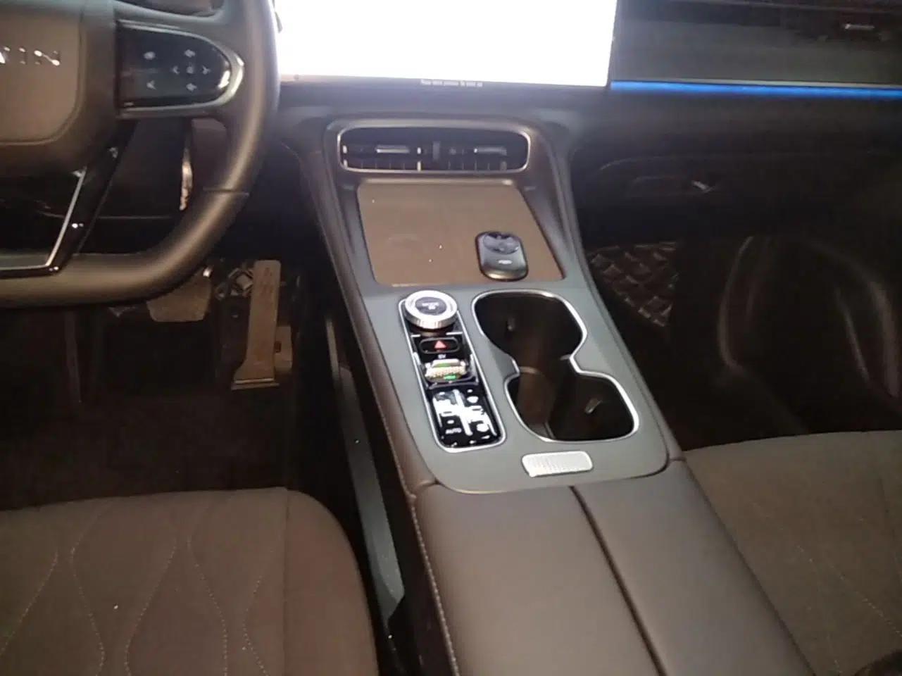 Chery Fengyun T8 2025 1.5T 130 km Luxury Edition 5-Seater — миниатюра 16