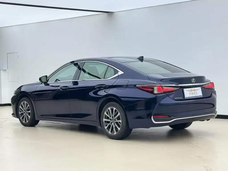 2022 Lexus ES 2.5T Automatic Rear-Wheel Drive 5-Seater (Parallel Import) — миниатюра 3