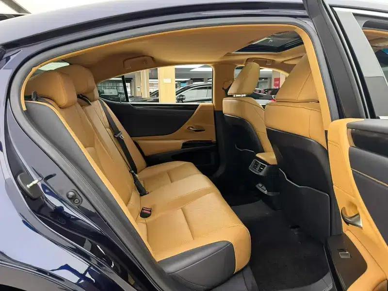 2022 Lexus ES 2.5T Automatic Rear-Wheel Drive 5-Seater (Parallel Import) — миниатюра 8