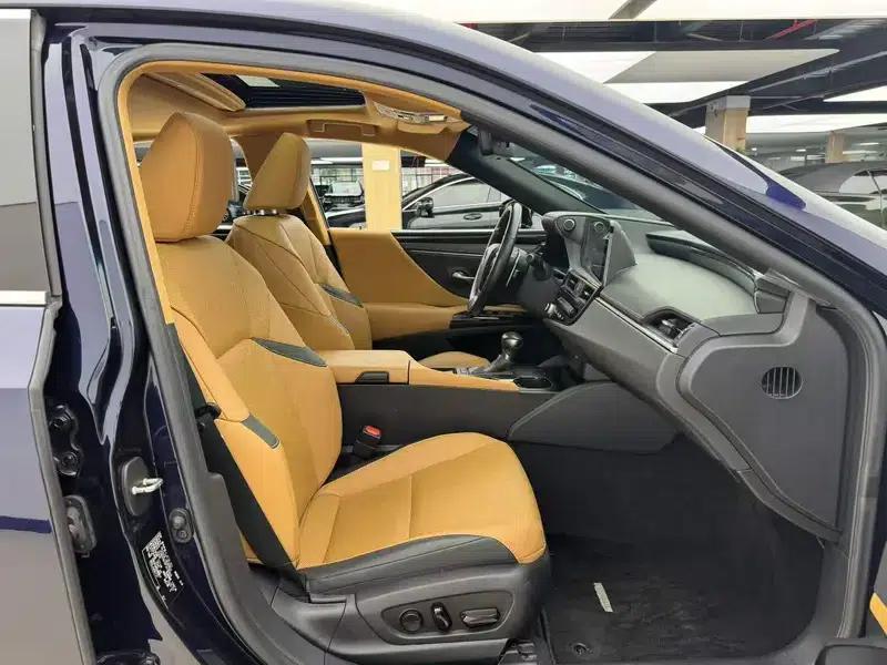 2022 Lexus ES 2.5T Automatic Rear-Wheel Drive 5-Seater (Parallel Import) — миниатюра 9