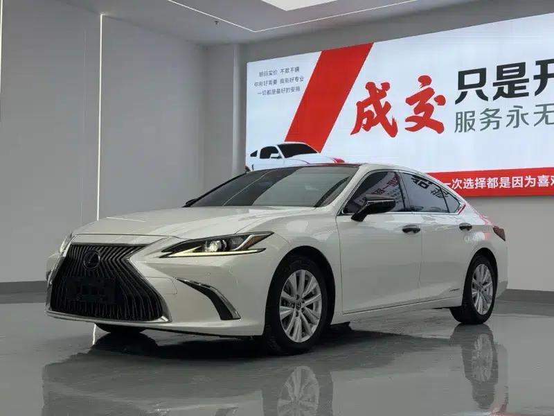 Lexus ES 2020 300h Premium Edition (China V Emission Standard) — миниатюра 1