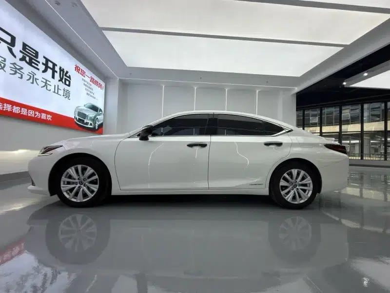 Lexus ES 2020 300h Premium Edition (China V Emission Standard) — миниатюра 4