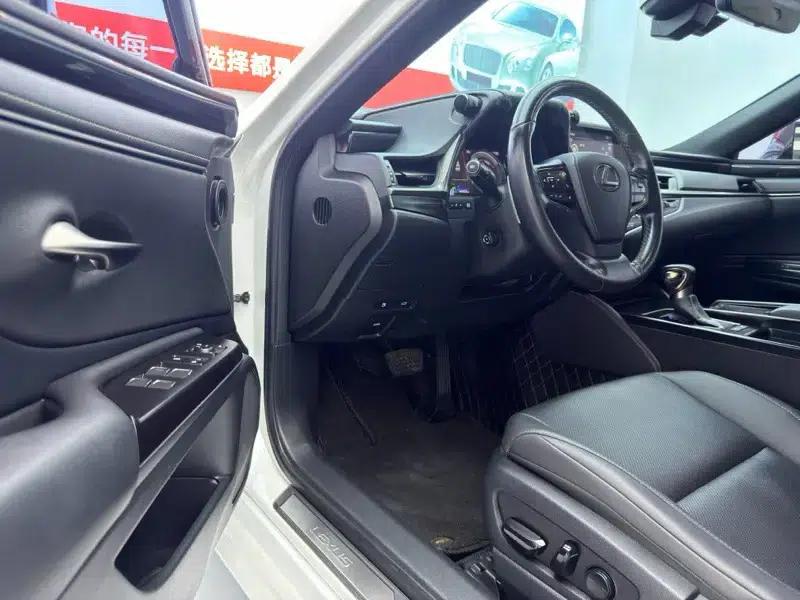 Lexus ES 2020 300h Premium Edition (China V Emission Standard) — миниатюра 6