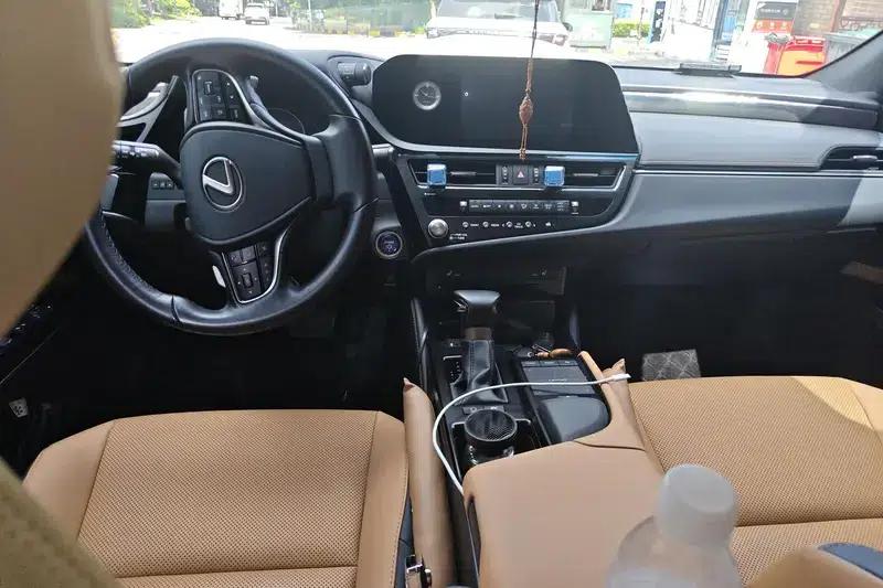 Lexus ES 2021 300h Premium Edition — миниатюра 14