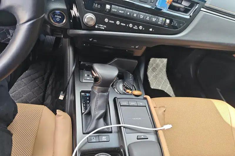 Lexus ES 2021 300h Premium Edition — миниатюра 16