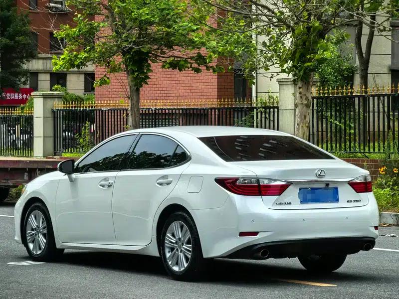 Lexus ES 2013 250 Elegant Edition — миниатюра 4