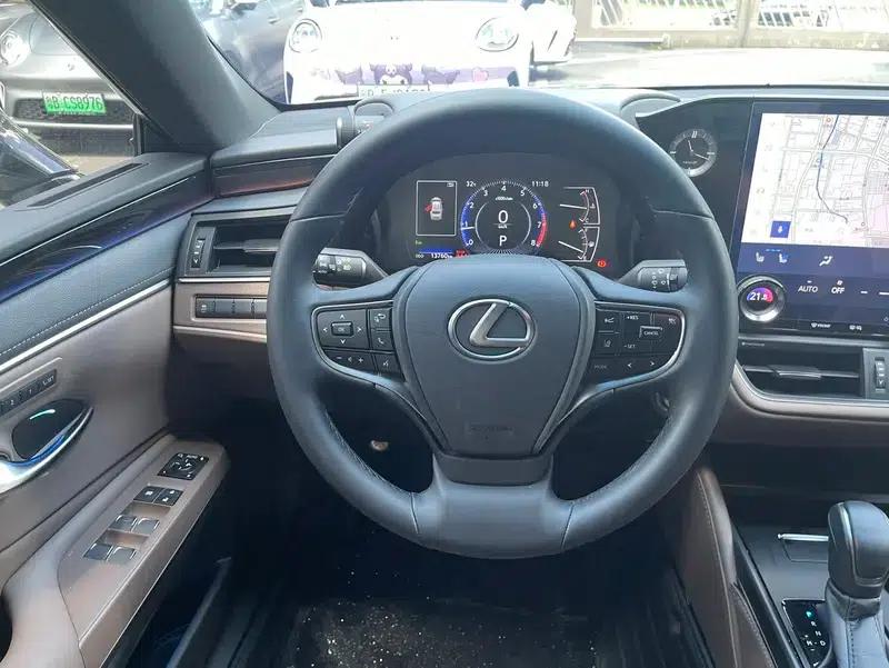 Lexus ES 2025 200 Premium Edition — миниатюра 12