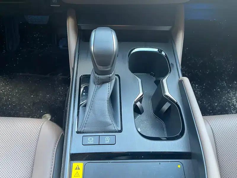 Lexus ES 2025 200 Premium Edition — миниатюра 13