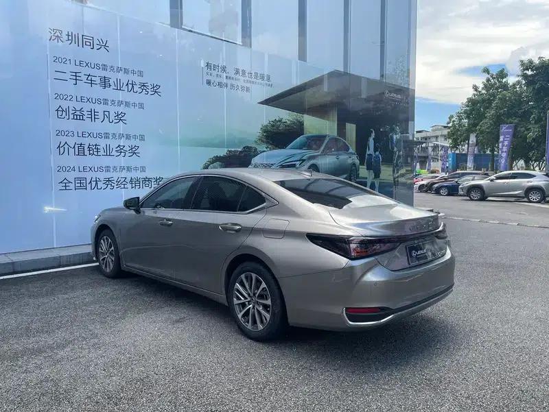Lexus ES 2025 200 Premium Edition — миниатюра 4