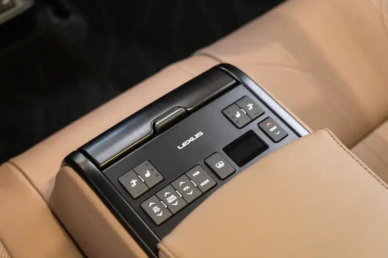 Lexus ES 2025 300h Executive Edition — миниатюра 26