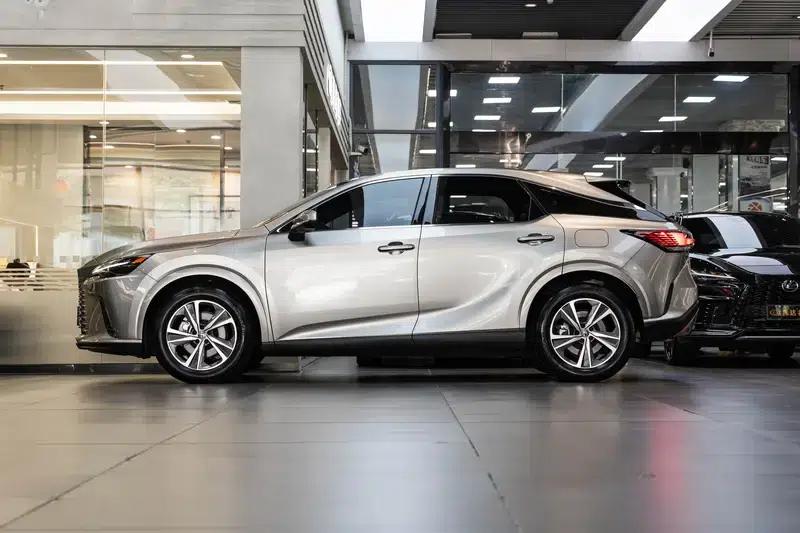 Lexus RX 2025 300 AWD Luxury Edition — миниатюра 3