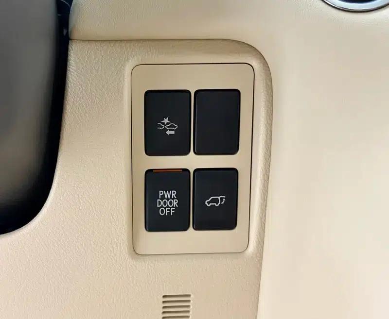 2021 Lexus LX 5.7L Automatic 4WD 8-Seater (Parallel Import) — миниатюра 23