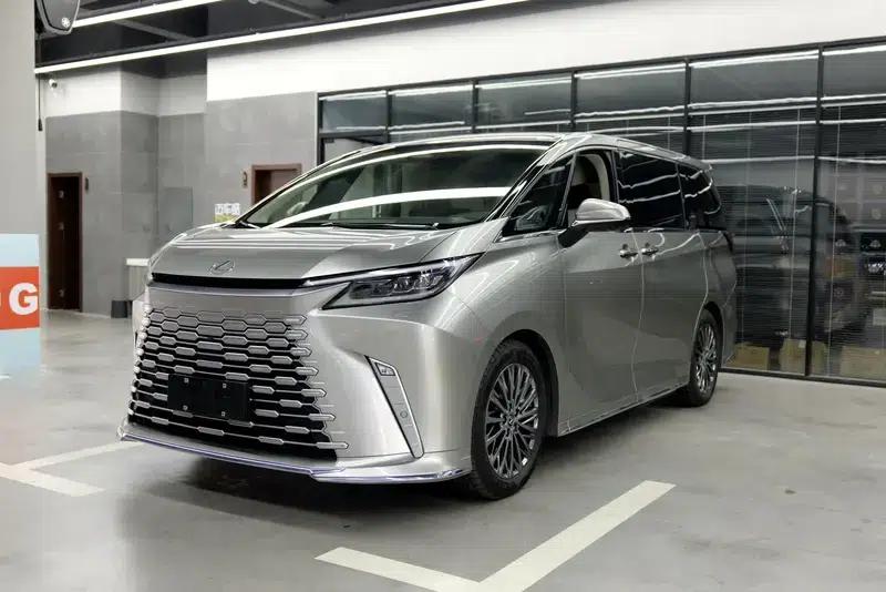 Lexus LM 2023 350h E-Four 7-Seat Elegant Edition — миниатюра 1