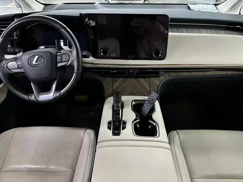 Lexus LM 2023 350h E-Four 7-Seat Elegant Edition — миниатюра 5