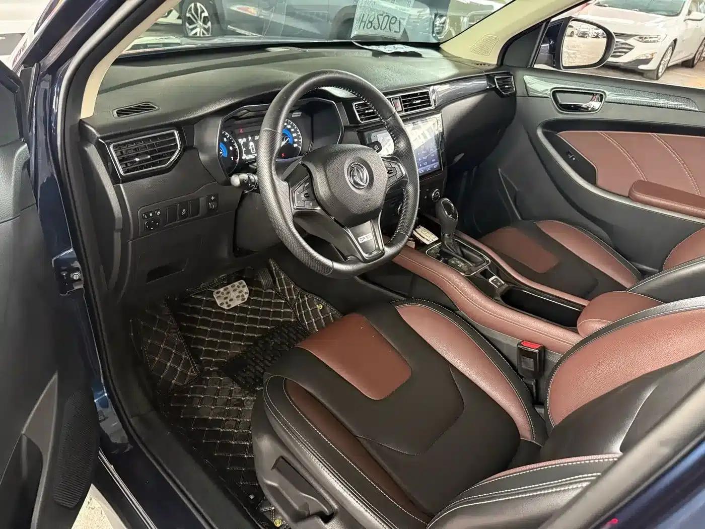 Fengguang 580 2016 Facelift 1.5T CVT Comfort Model — миниатюра 3