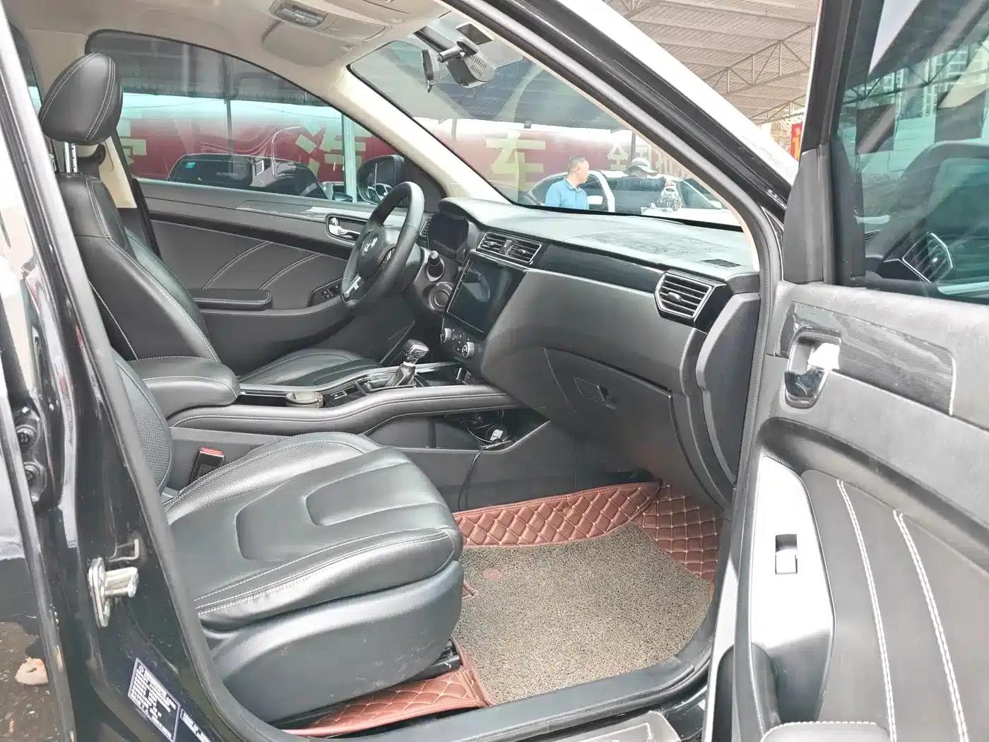 Fengguang 580 2016 Facelift 1.5T CVT Comfort Model — миниатюра 6